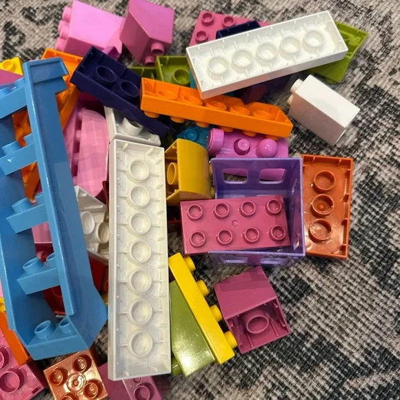 Building Blocks Lot - Generic Lego Duplo - Picture 3 of 4
